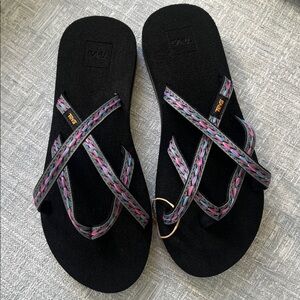 Teva Olowahu Flip Flops NWOT Women's Size 9